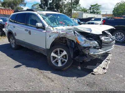 2013 Subaru Outback 2.5I Limited, Перед и зад
